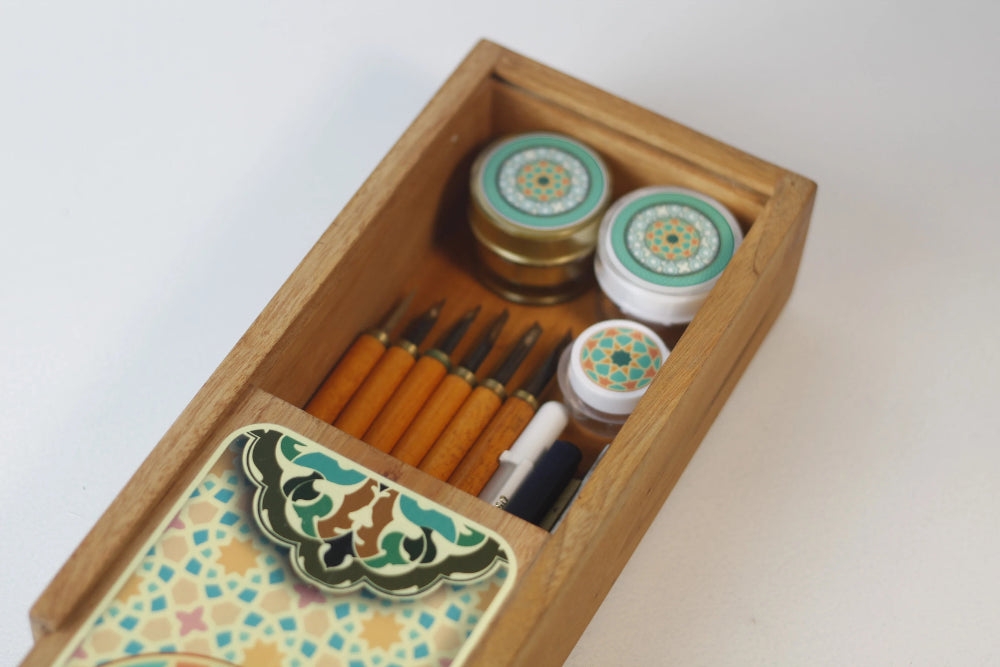 product packaging of teak calligraphy storage box before shipping